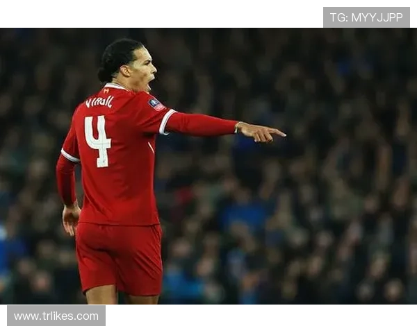 巴黎边路进攻看似犀利，实则缺乏层次与变化